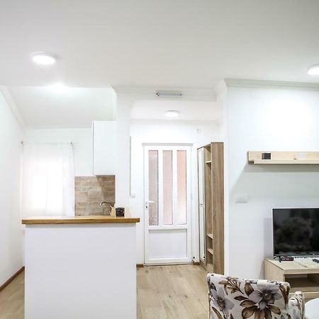 Apartman Kaca ツェティニェ エクステリア 写真