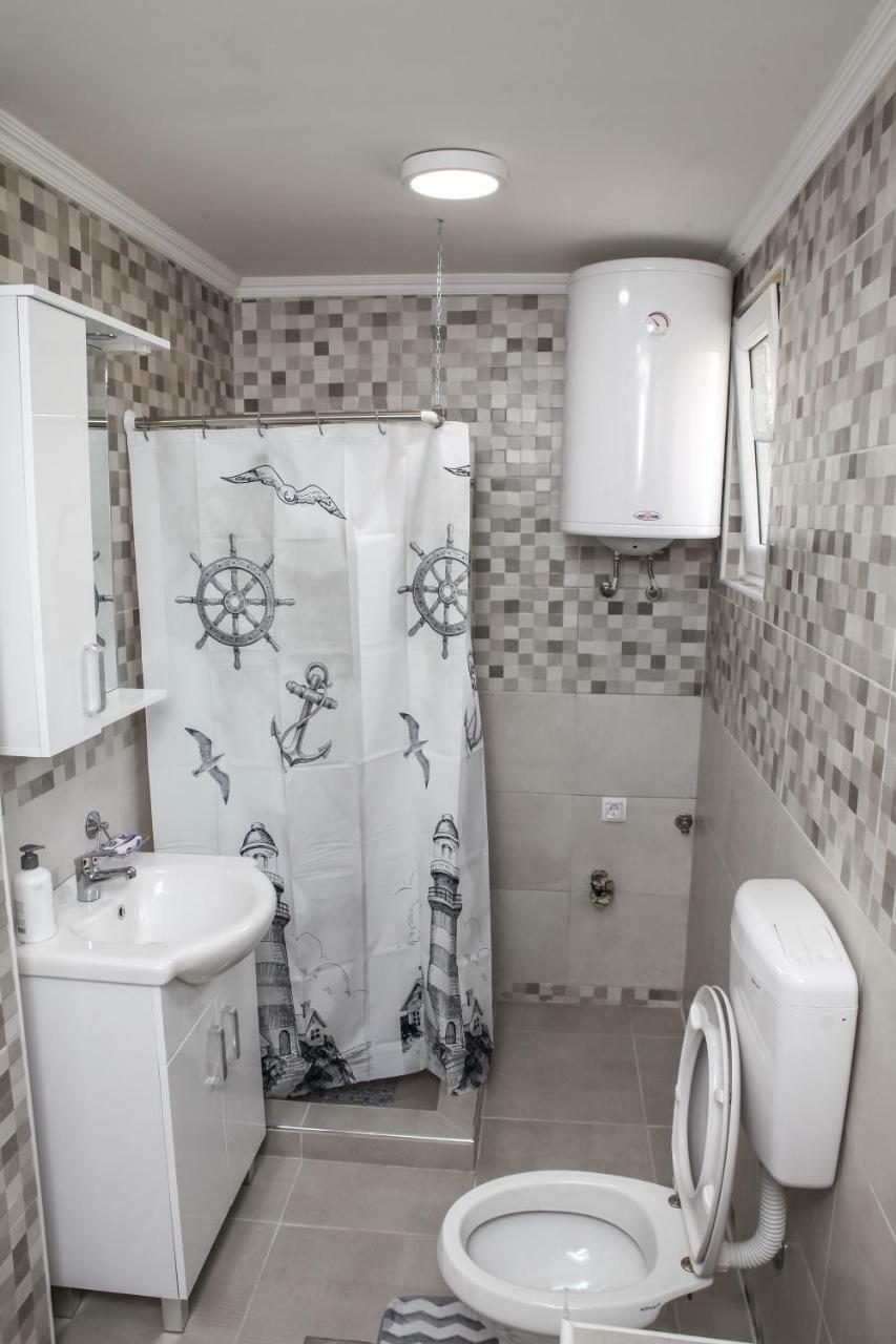Apartman Kaca ツェティニェ エクステリア 写真