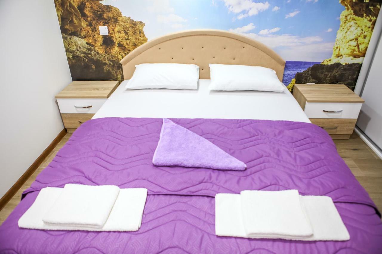 Apartman Kaca ツェティニェ エクステリア 写真