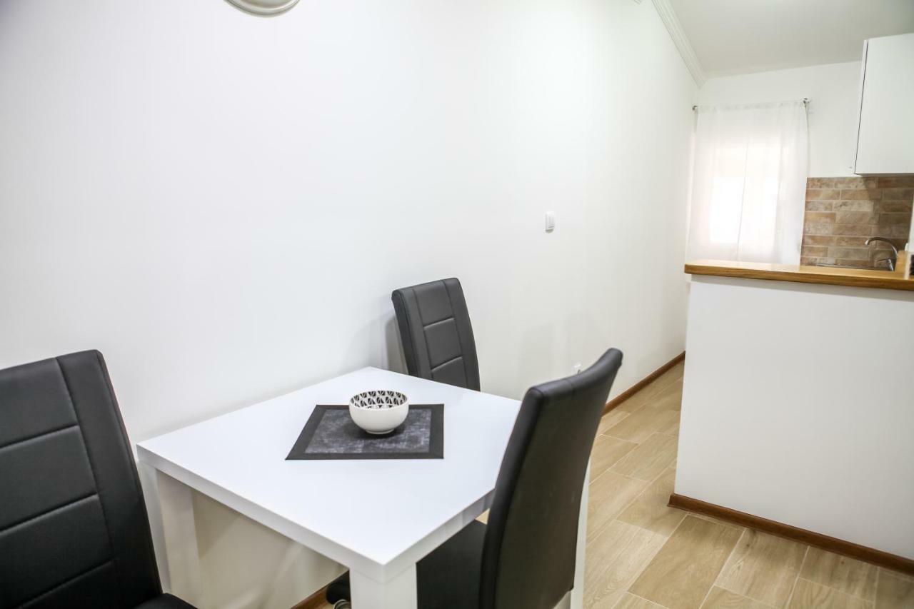 Apartman Kaca ツェティニェ エクステリア 写真